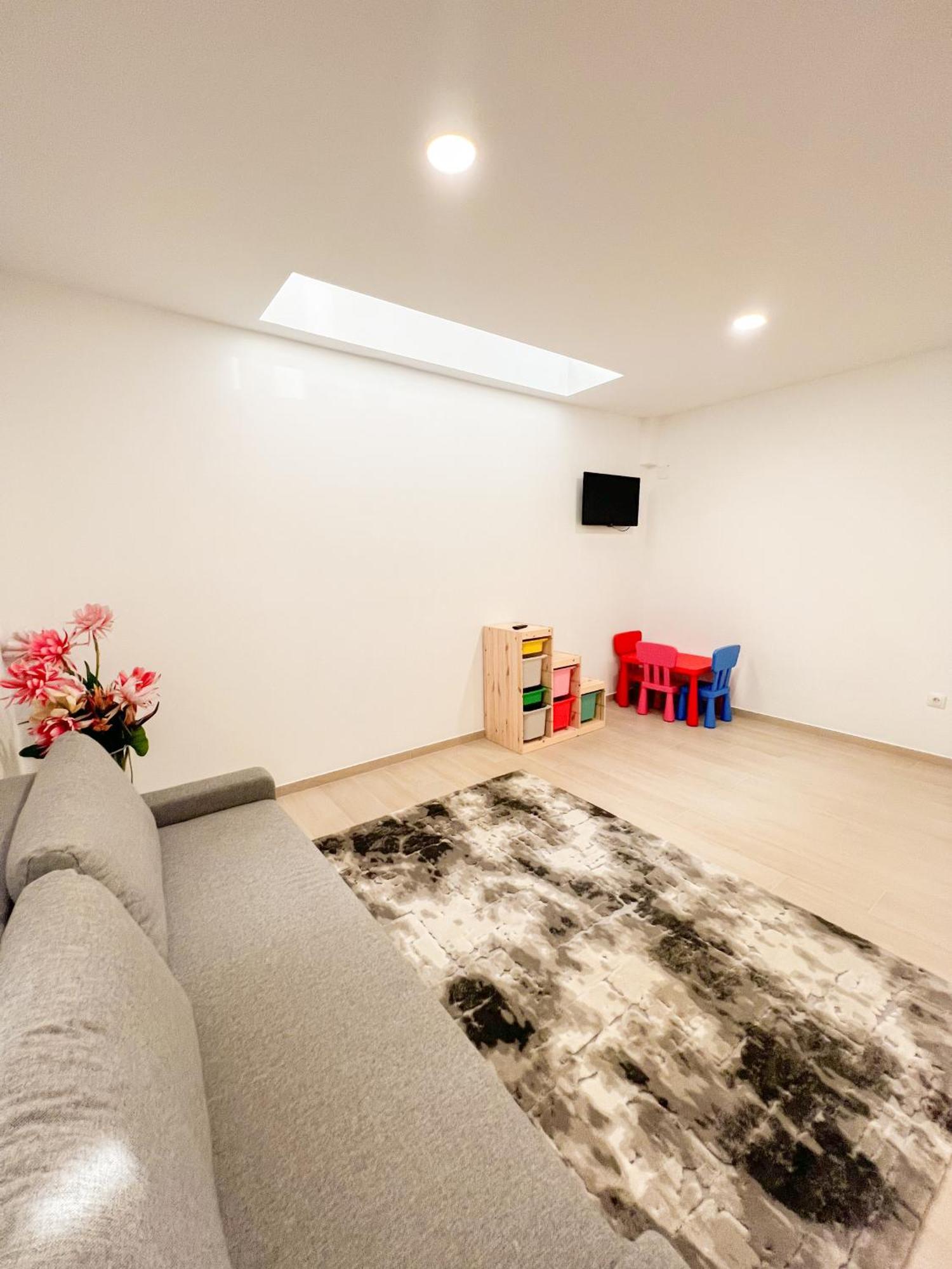 Cozy And Modern Family Flat Carihuela Daire Torremolinos Dış mekan fotoğraf