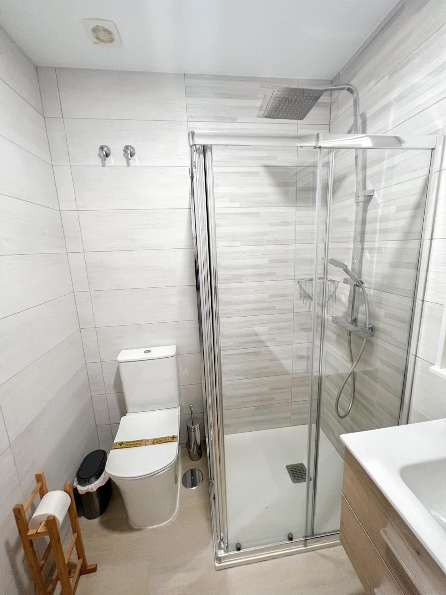 Cozy And Modern Family Flat Carihuela Daire Torremolinos Dış mekan fotoğraf