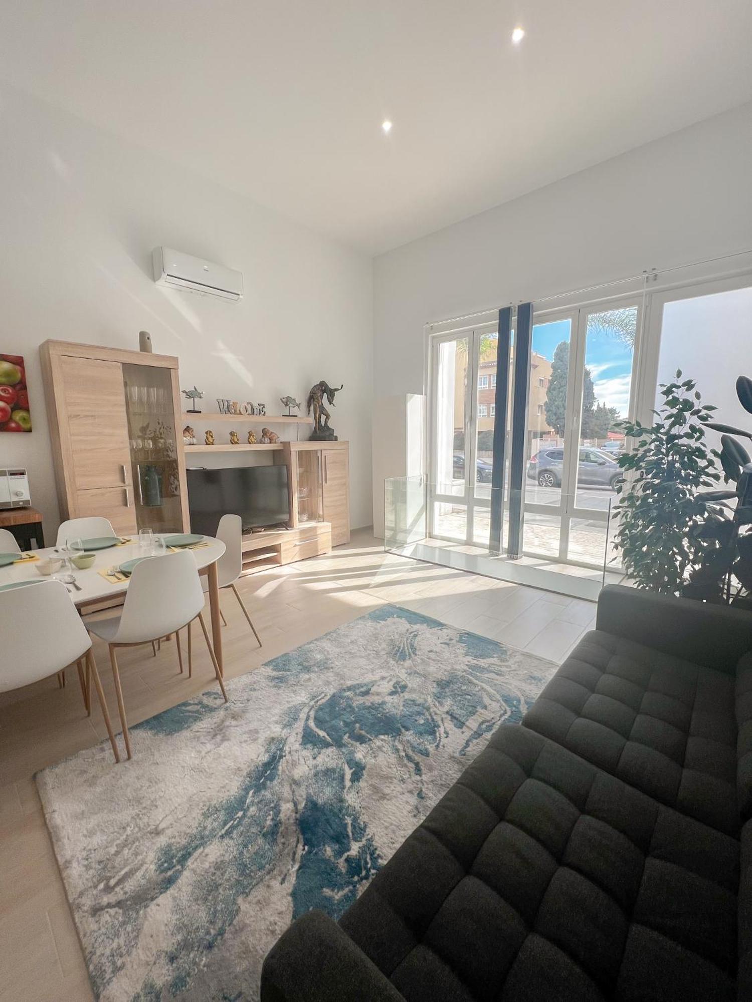 Cozy And Modern Family Flat Carihuela Daire Torremolinos Dış mekan fotoğraf