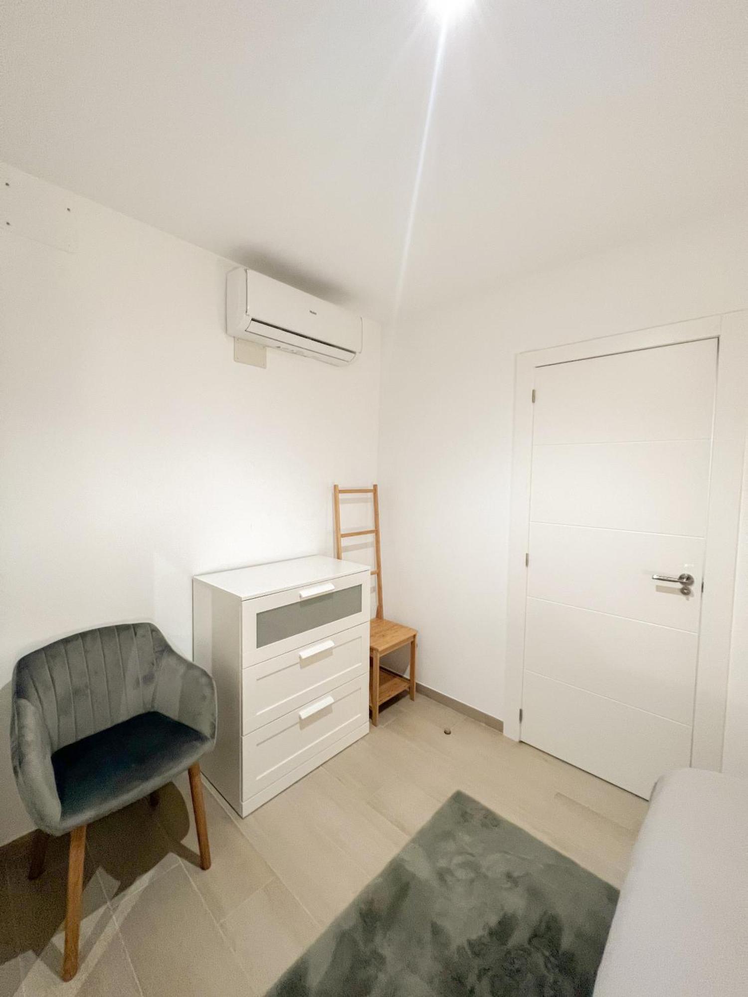 Cozy And Modern Family Flat Carihuela Daire Torremolinos Dış mekan fotoğraf
