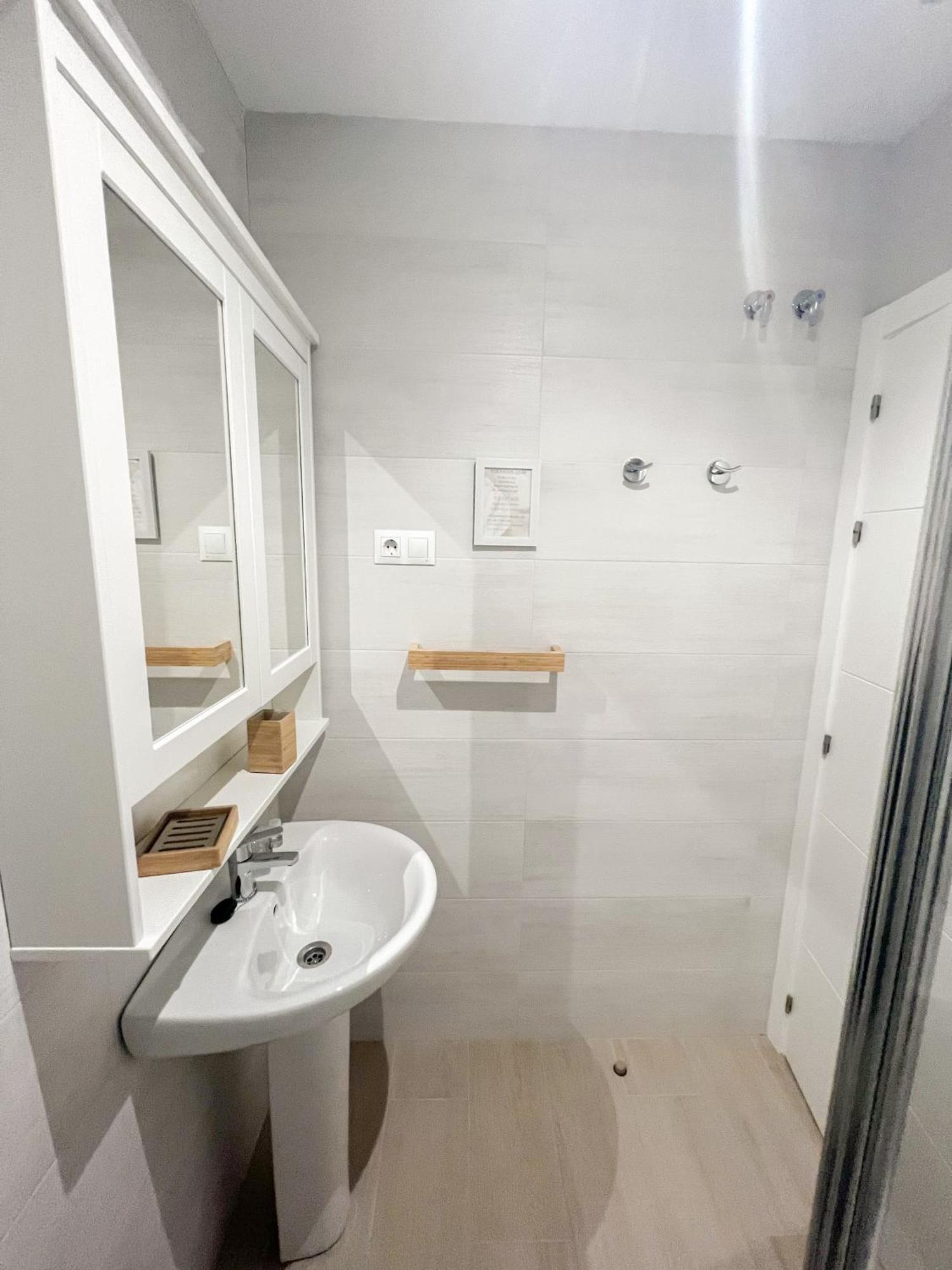 Cozy And Modern Family Flat Carihuela Daire Torremolinos Dış mekan fotoğraf