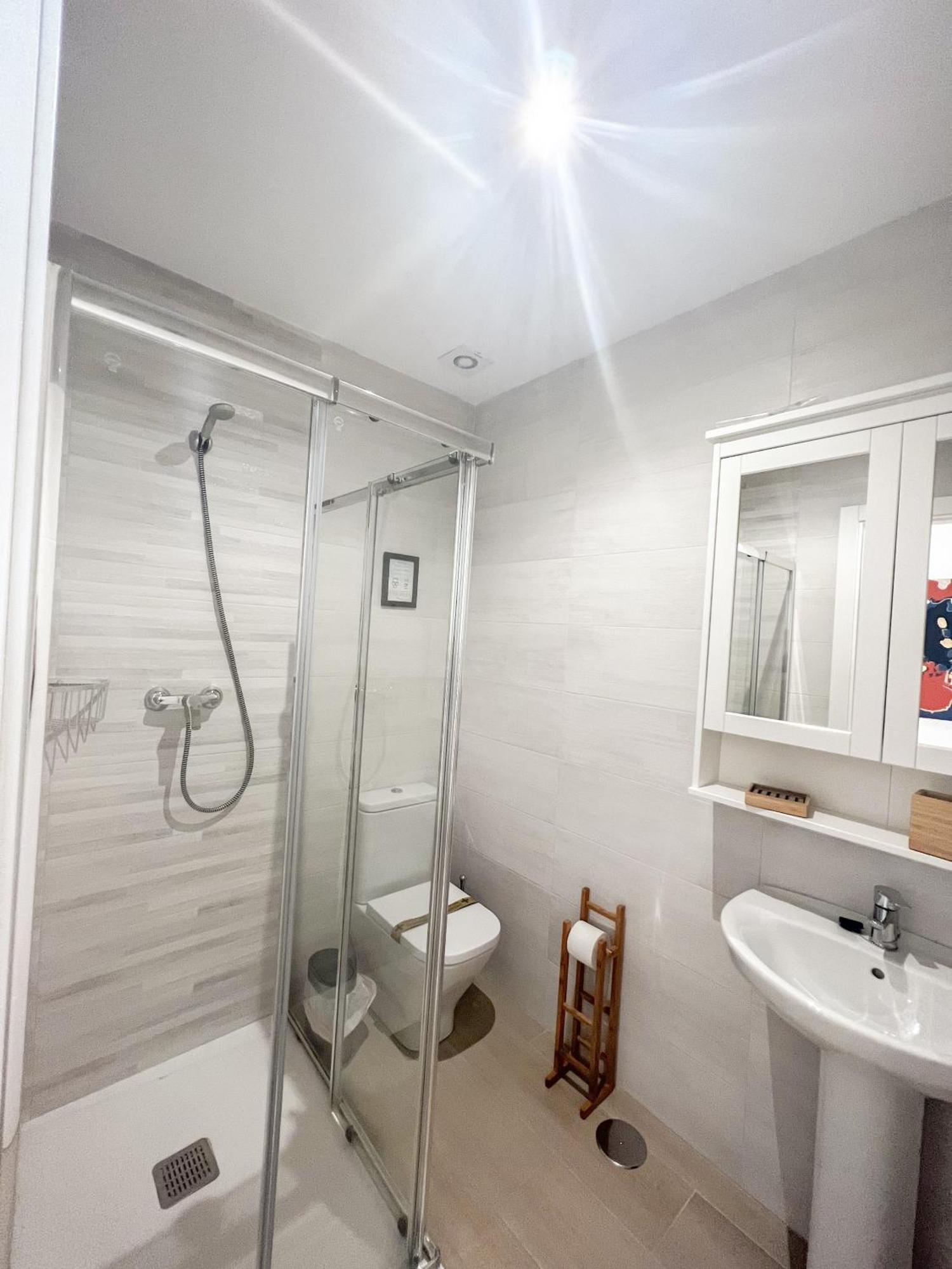 Cozy And Modern Family Flat Carihuela Daire Torremolinos Dış mekan fotoğraf