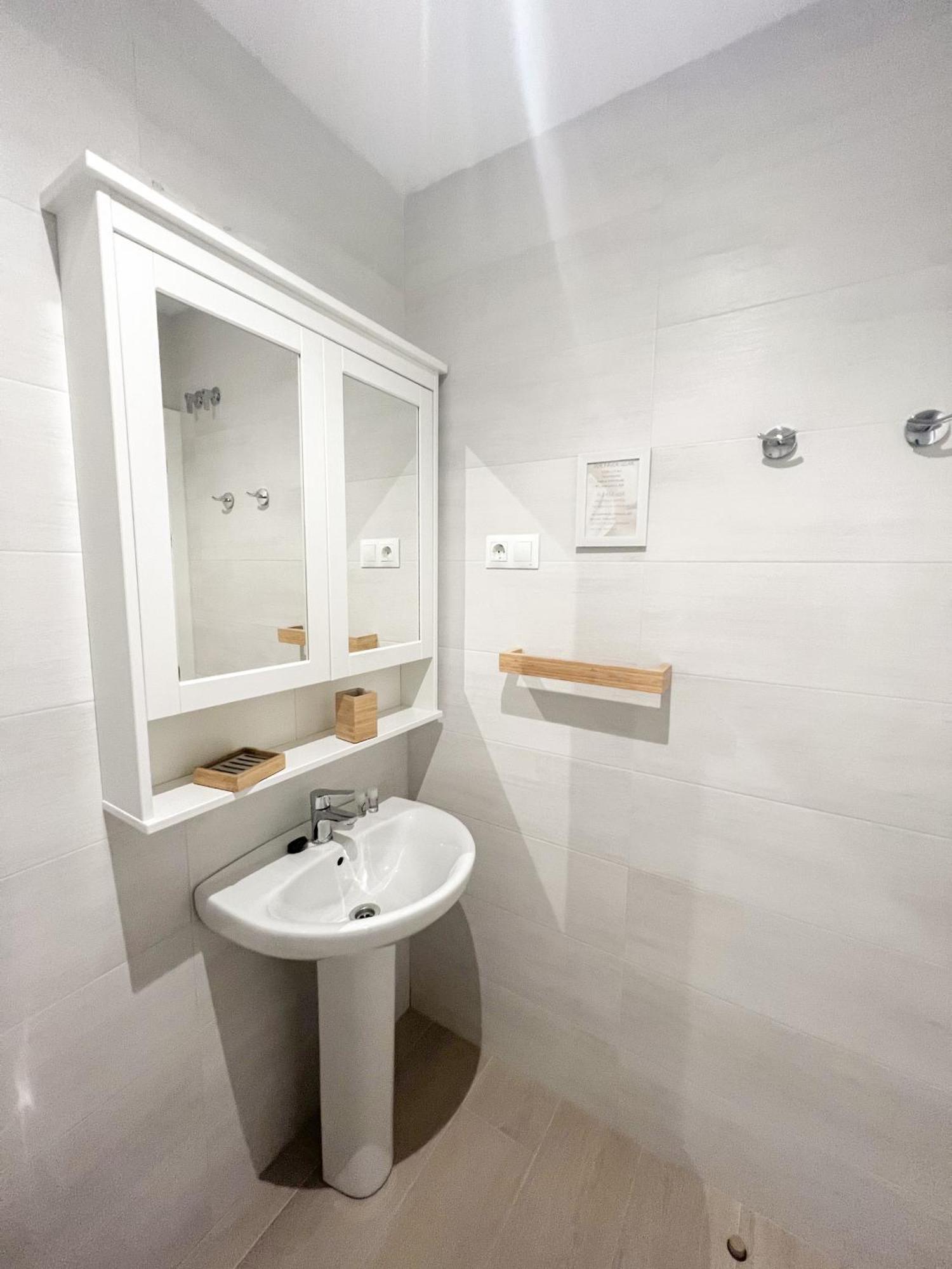 Cozy And Modern Family Flat Carihuela Daire Torremolinos Dış mekan fotoğraf