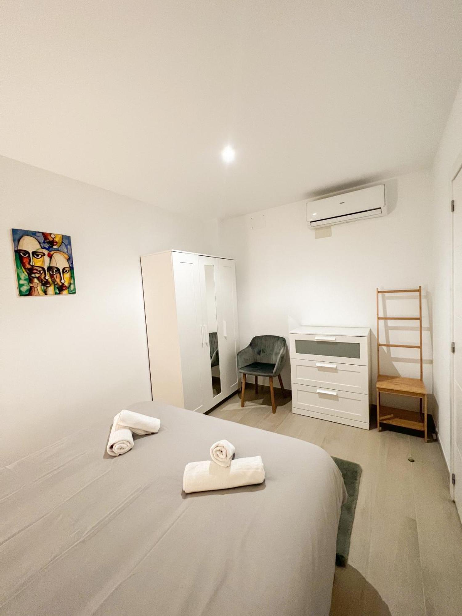 Cozy And Modern Family Flat Carihuela Daire Torremolinos Dış mekan fotoğraf